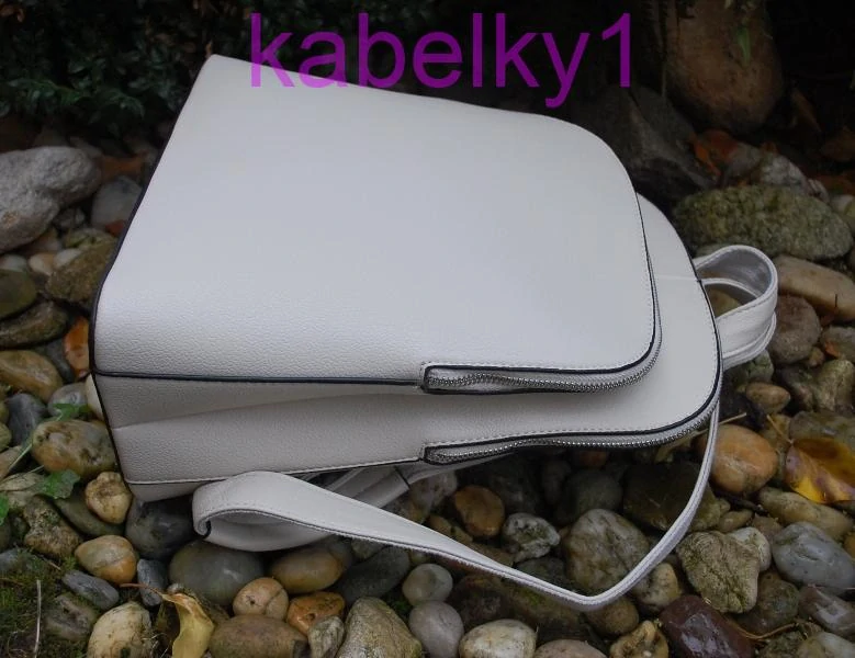 Ruksak smotanový elegantný strieborné zipsy 