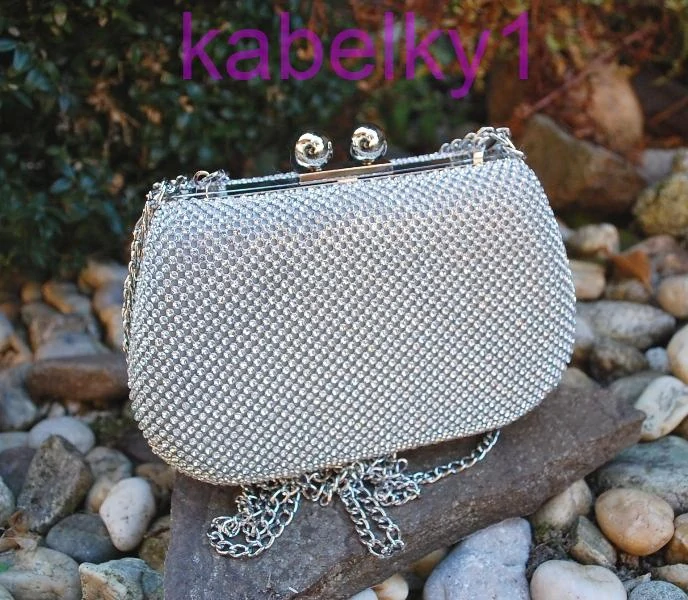 Kabelka strieborná štrasová plesová strieborné retiazky