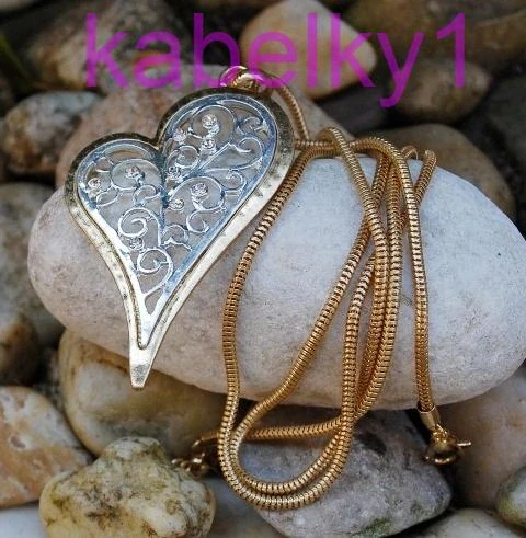 Náhrdelník zlatý strieborné srdiečko s ornamentom a sklom