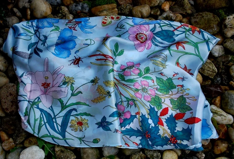 Šál modrý žltý zelený ružový červený kvety a motýle
