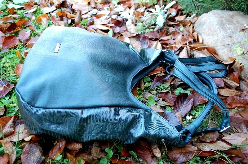 Kabelka zelená crossbody strieborné kovanie