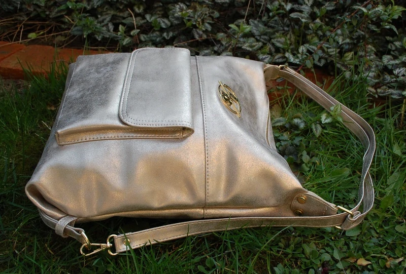 Batoh zlatý zlatistý kabelka zlaté kovanie Laura Biaggi