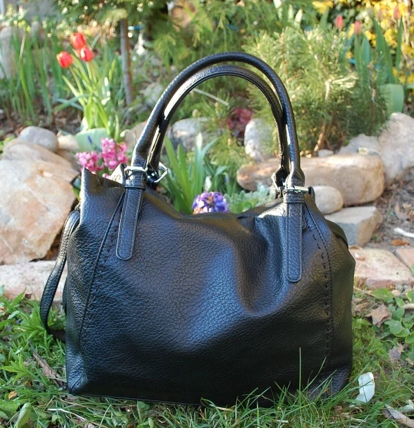 Kabelka čierna štepovaná dlhé rúčky dlhé ramienko 