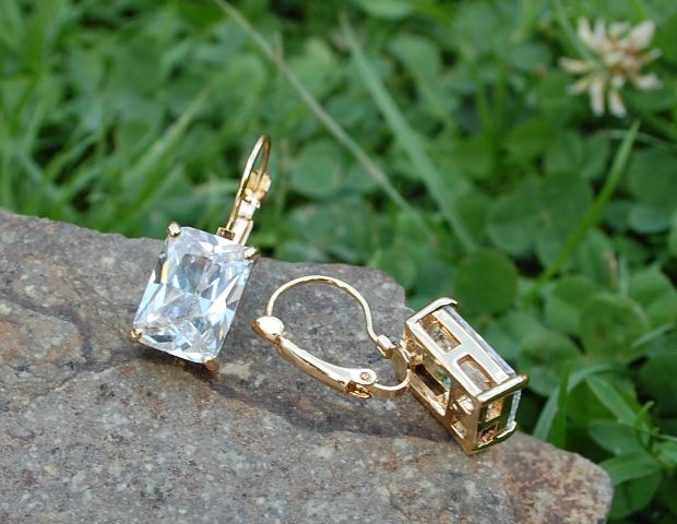 Náušnice brúsené sklo zlatá farba obdĺžnik