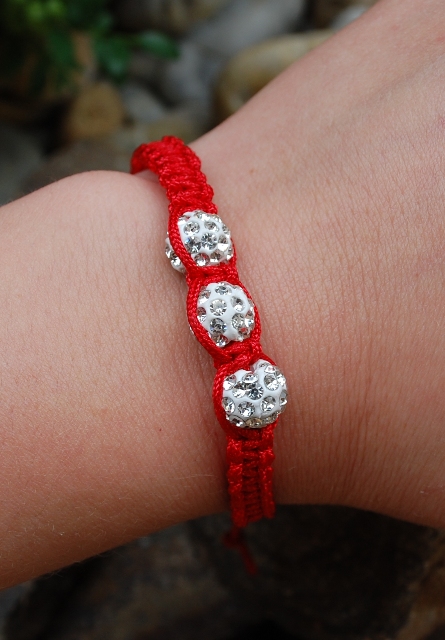 Náramok červený guličky brúsené sklo 
