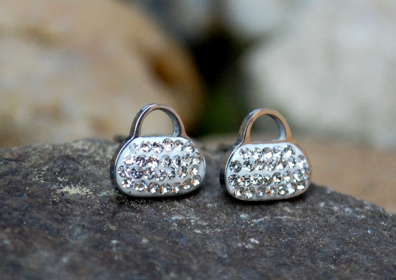 Náušnice kabelky MONA z chirurgickej ocele biely podklad brúsené sklo strieborné