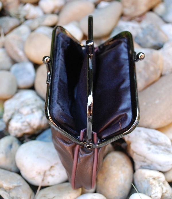 Dámska hnedá peňaženka kožená na drobné 