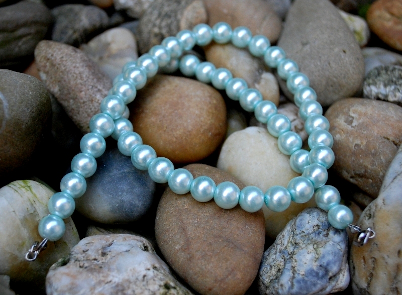 Náhrdelník mint mentolové perly brúsené sklo strieborná retiazka 