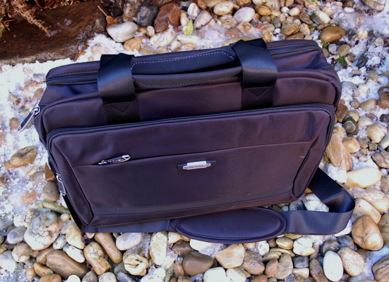 Pánska čierna aktovka kufrík veľká tmavé strieborné kovanie MAHEL