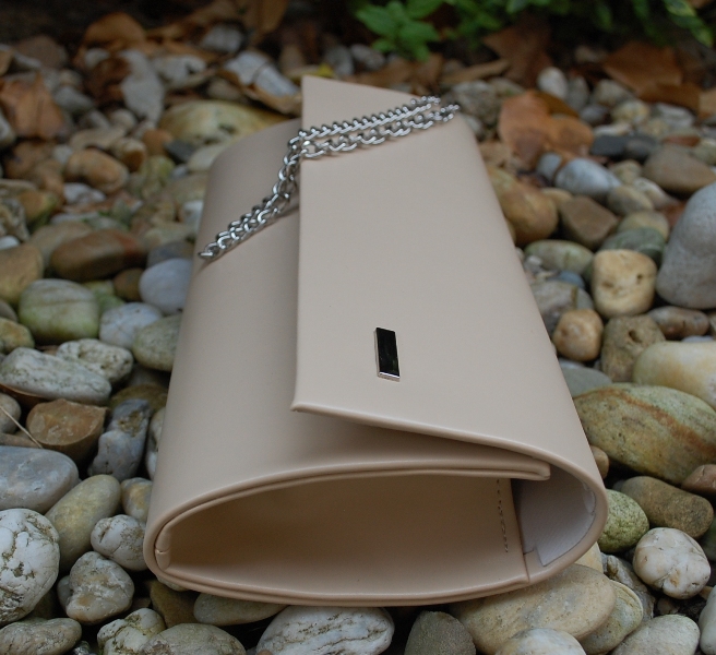 Kabelka listová krémová matná strieborná retiazka