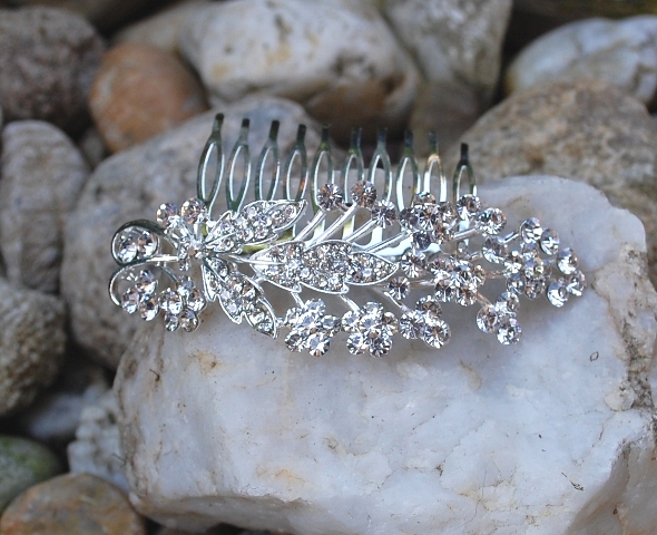 Ozdobná strieborná spona hrebeň brúsené sklo 