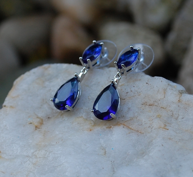 Náušnice slzičky modré brúsené sklo