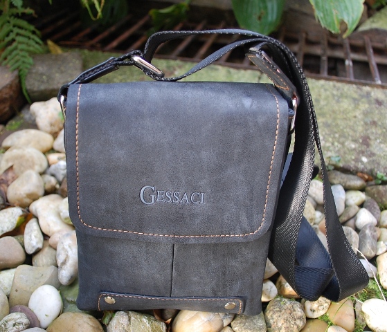 Pánska taška čierna antracitová štepovaná crossbody malá