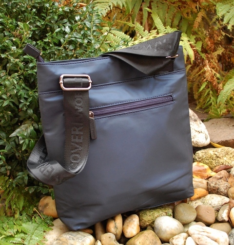 Taška modrá matná crossbody zipsové vrecká
