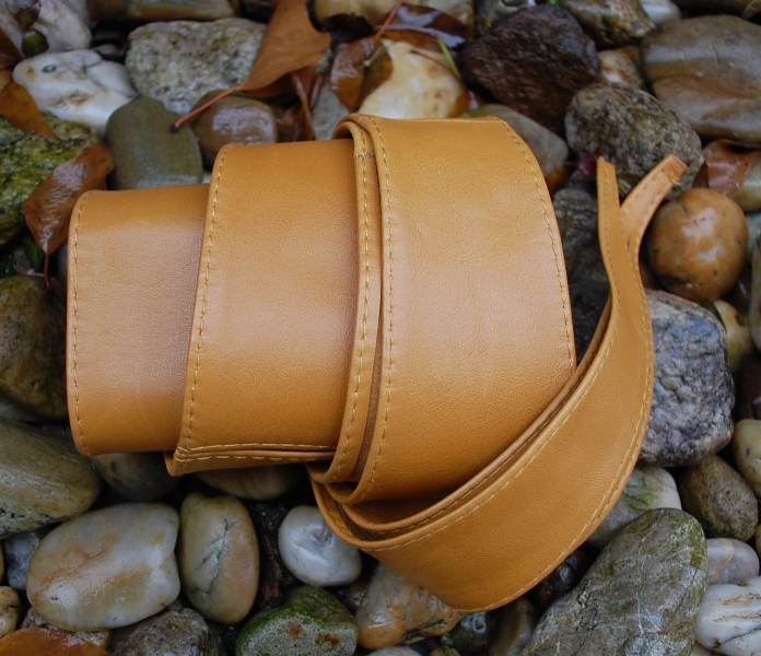 Hnedý koňakový široký dlhý kožený opasok