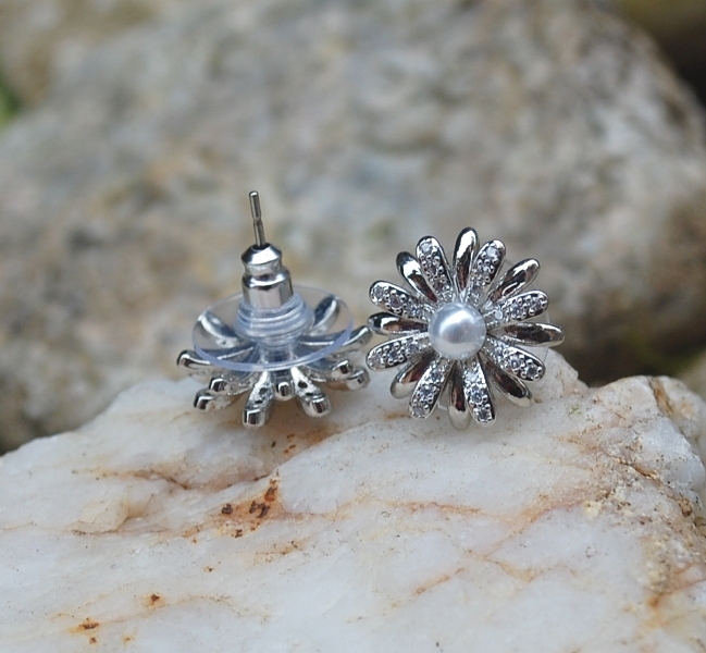 Náušnice strieborné kvietok brúsené sklo perlička