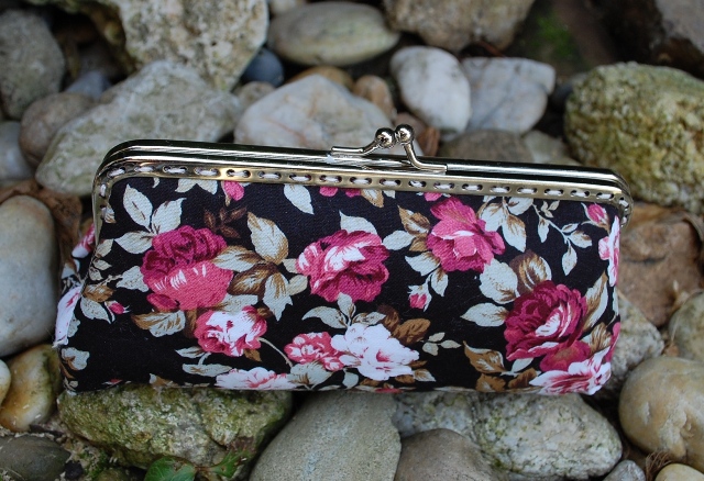 Dámske kvetinkové púzdro na okuliare vintage zapínanie