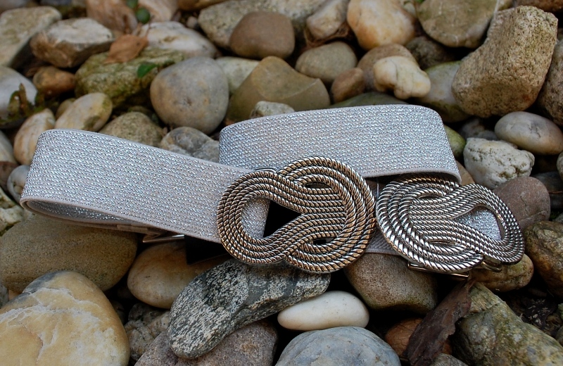 Opasok strieborný pružný tmavá strieborná pracka  