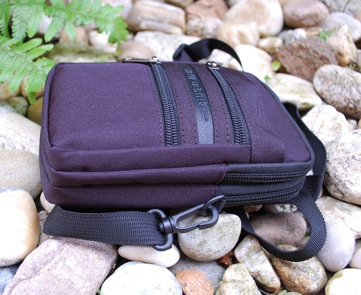 Pánska čierna matná taška na mobil