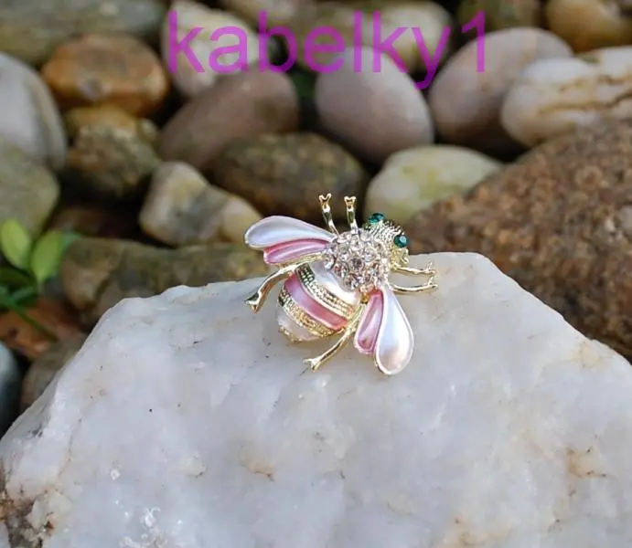 Brošňa ružová zlatá včielka