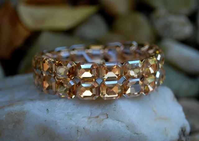 Náramok zlatý s leskom brúsené sklo 