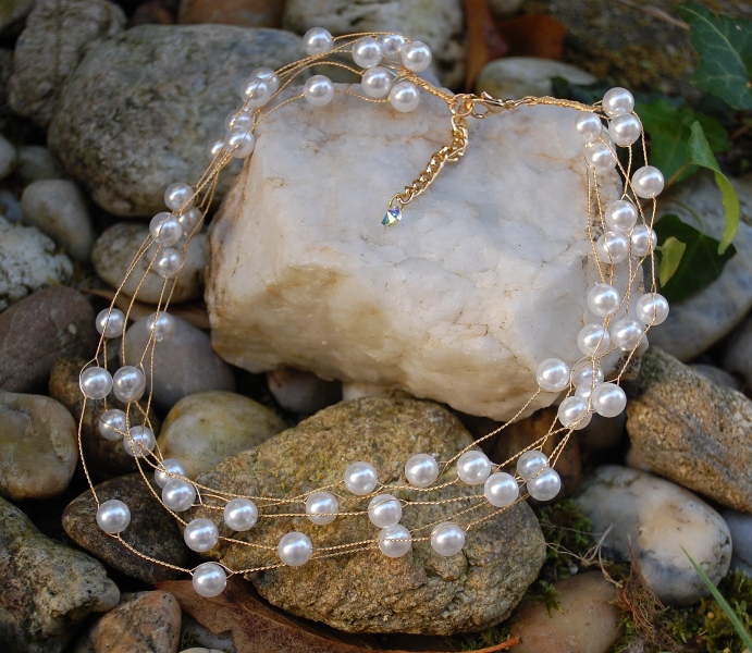 Náhrdelník perličky smotanové zlatý drôtik