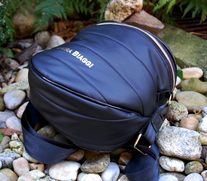 Kabelka čierna matná štepovaná čierne ramienko LAURA BIAGGI