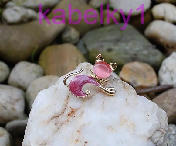 Brošňa zlatá mačička ružová perleť 