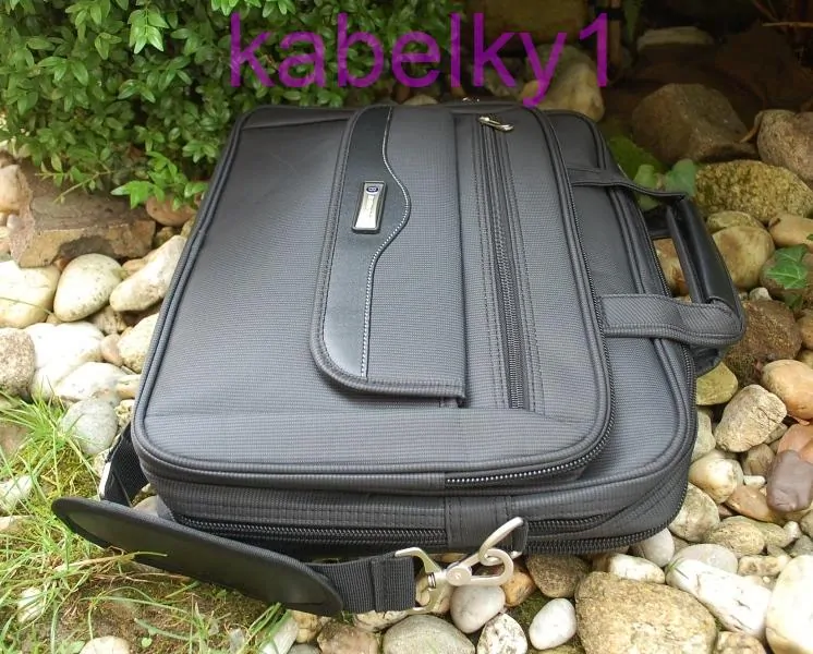  Pánska aktovka čierna kufrík veľká strieborné logo NEWBERRY