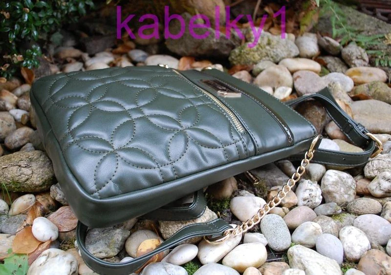 Kabelka zelená prešívaná dlhé ramienko zlatá retiazka MONNARI