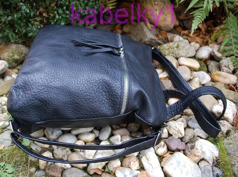 Kabelka čierna crossbody strieborné kovanie ruksak