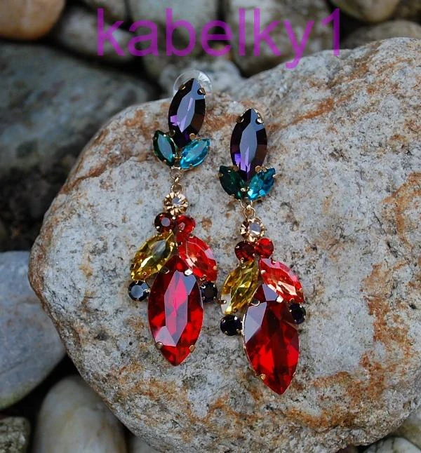 Náušnice zlaté červené zelené modré spoločenské brúsené sklo 