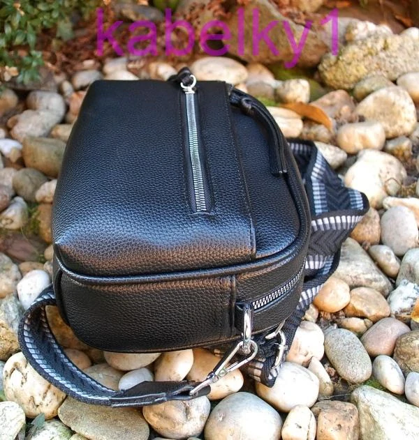 Kabelka čierna zipsové priečinky čierno šedé ramienko