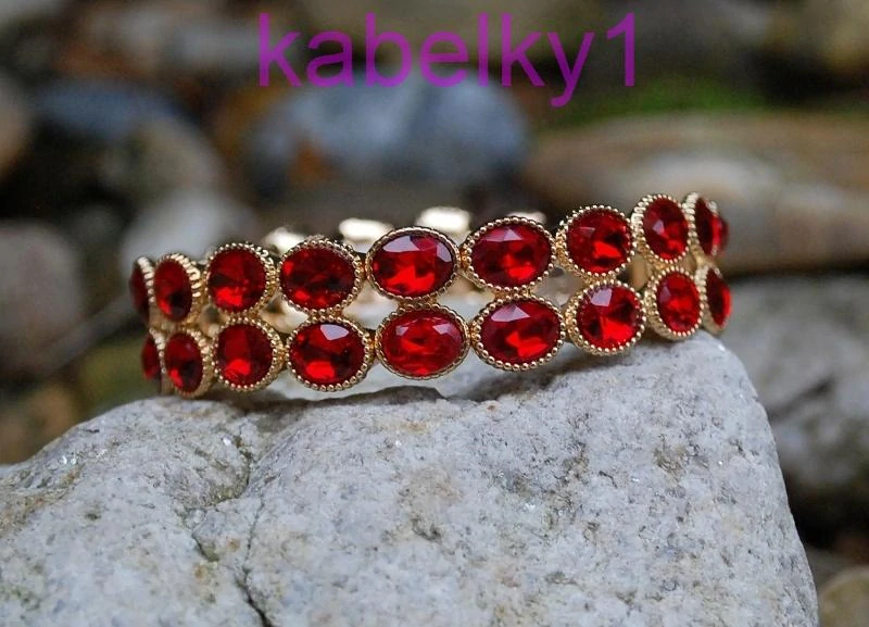 Náramok červený zlatý brúsené sklo 