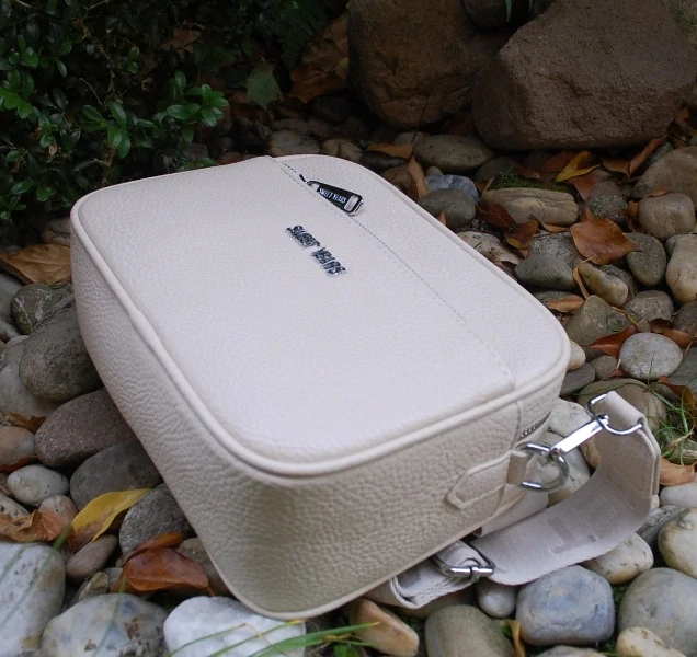 Kabelka smotanová  smotanovo biele ramienko