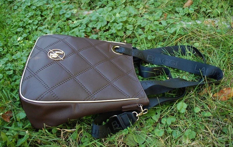 Kabelka hnedá so zlatým lemom dlhé ramienko Laura Biaggi