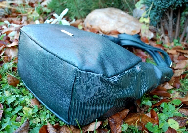 Kabelka zelená crossbody strieborné kovanie