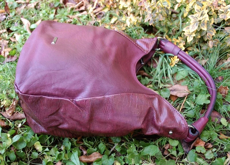 Kabelka bordová crossbody strieborné kovanie