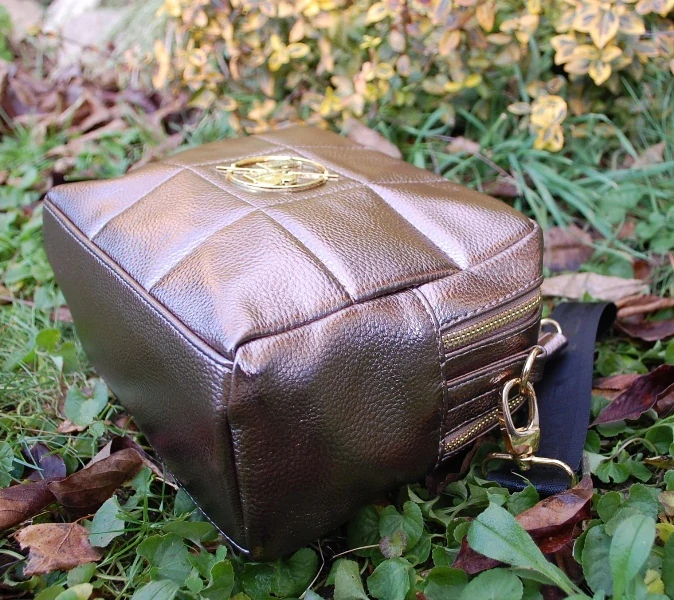 Kabelka grafitová štepovaná zlaté kovanie Laura Biaggi