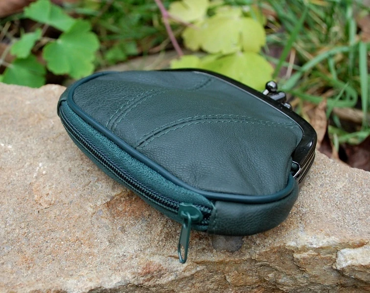 Dámska zelená peňaženka kožená na drobné 