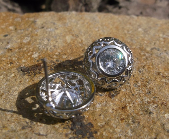 Náušnice strieborná farba brúsené sklo vyrezávané