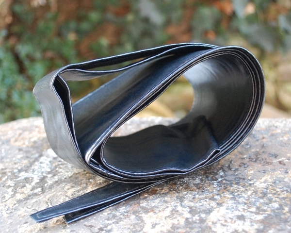 Čierny široký dlhý opasok