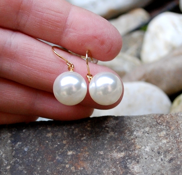 Náušnice zlatá farba perly s leskom