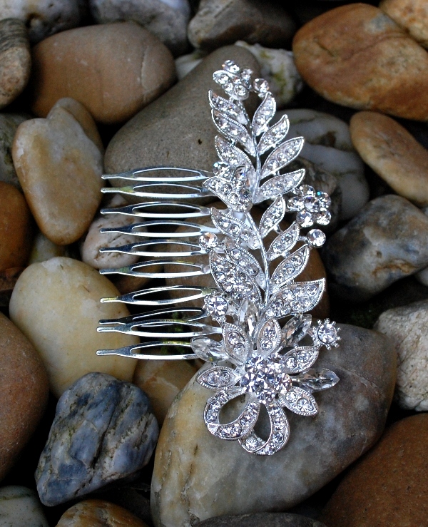 Ozdobná strieborná spona hrebeň brúsené sklo 