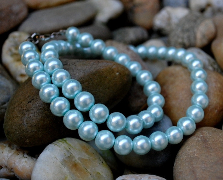 Náhrdelník mint mentolové perly brúsené sklo strieborná retiazka 