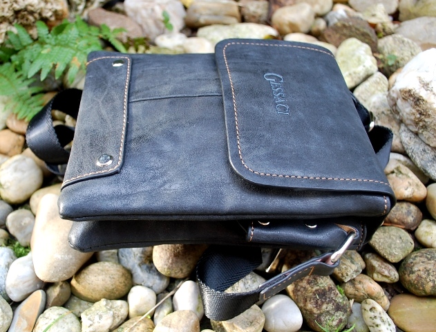 Pánska taška čierna antracitová štepovaná crossbody malá