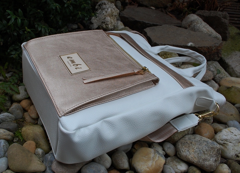 Kabelka biela zlatá prešívaná krémové ramienko EMBI