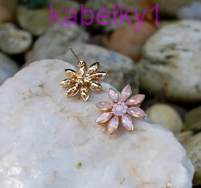 Náušnice rose gold zlatisté kvietky brúsené sklo 