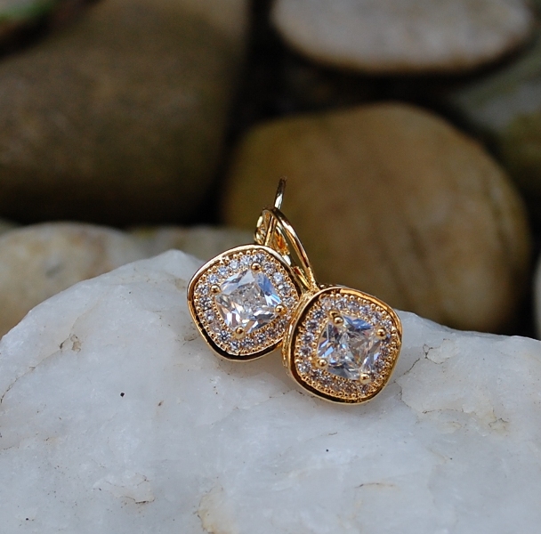 Náušnice zlaté brúsené sklo štras 