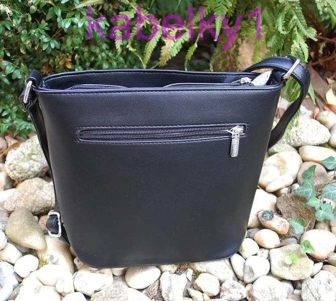 Kabelka čierna matná s vyšívanými kvetmi strieborné kovanie 